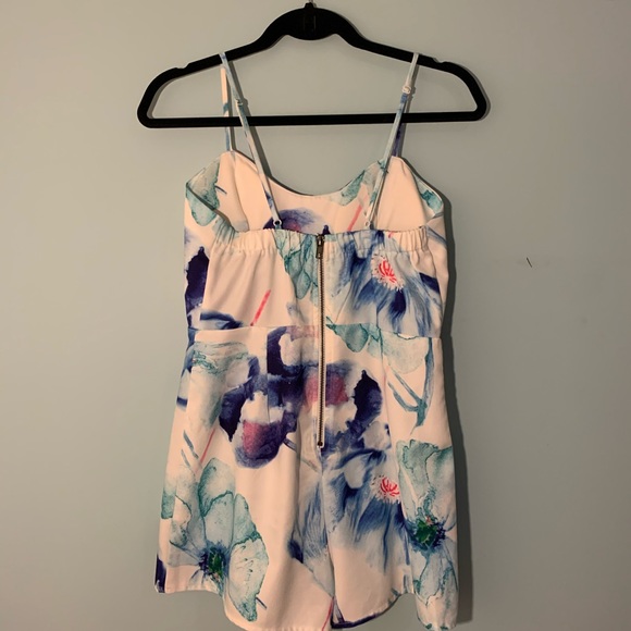 Floral White Romper - Picture 4 of 4